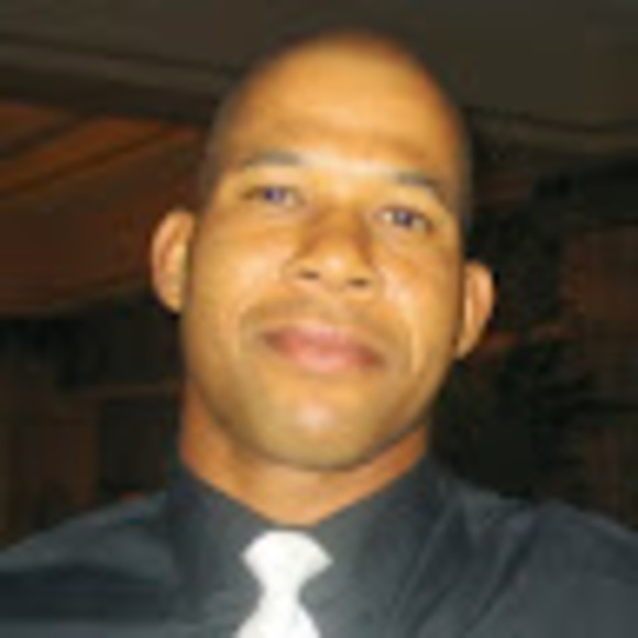 Profile Picture of Joe Sturdivant (@jsturdivant_) on Poshmark