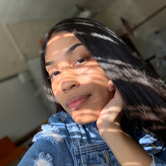 Profile Picture of Josie Foster (@josie_foster) on Poshmark