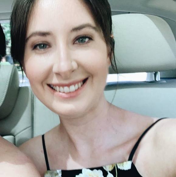 Profile Picture of Laura Drury (@ladrury3) on Poshmark