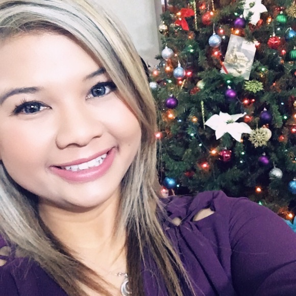 Profile Picture of Cindie Nguyen (@xcindiepoohx) on Poshmark