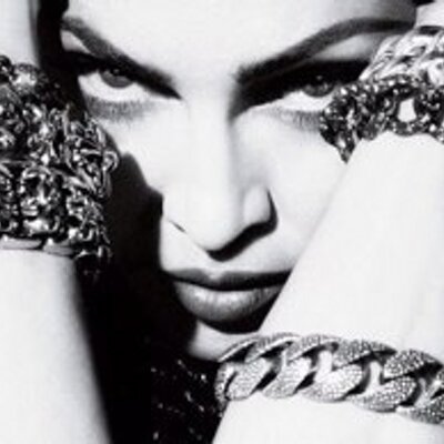 Profile Picture of CHLOE KIM (@Chloekim1111) on Twitter