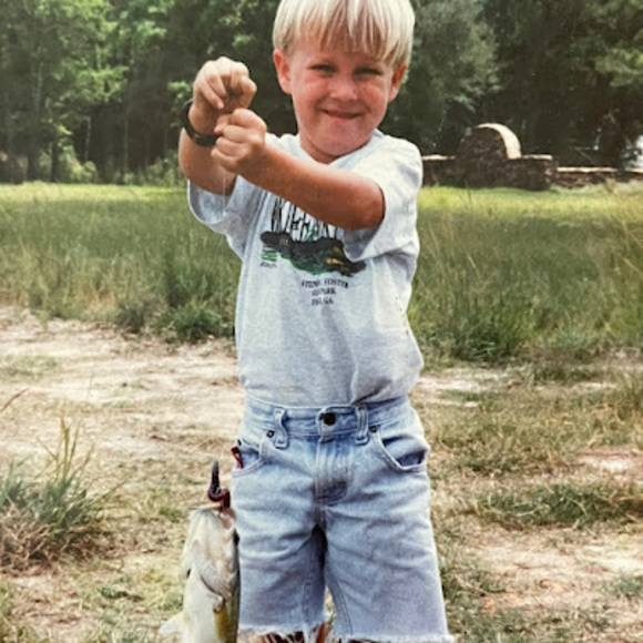 Matt Robbins - Poshmark Profile Picture of Matt Robbins (@robbinsttam) on Poshmark