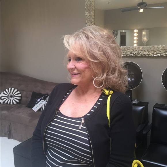 Profile Picture of Joellen Reeder (@joeyreeder1414) on Poshmark