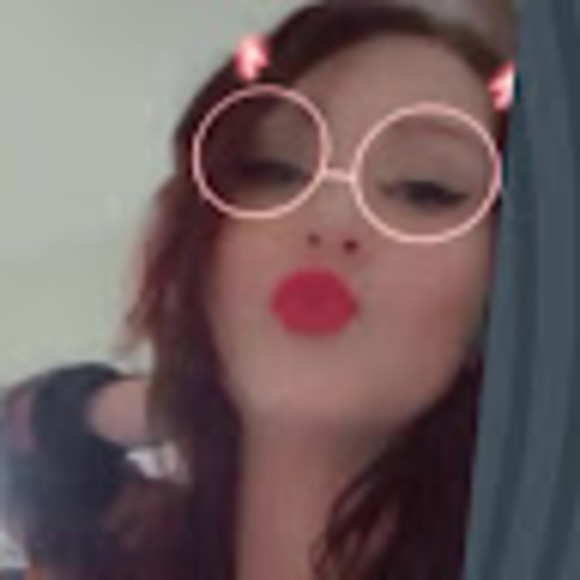 Profile Picture of Kelli Matthews (@kelli198833) on Poshmark