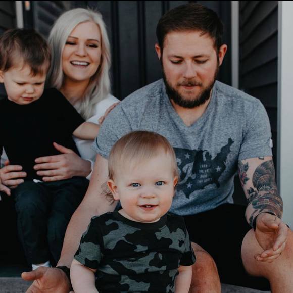 Profile Picture of Leah Gelner (@leahgel2) on Poshmark