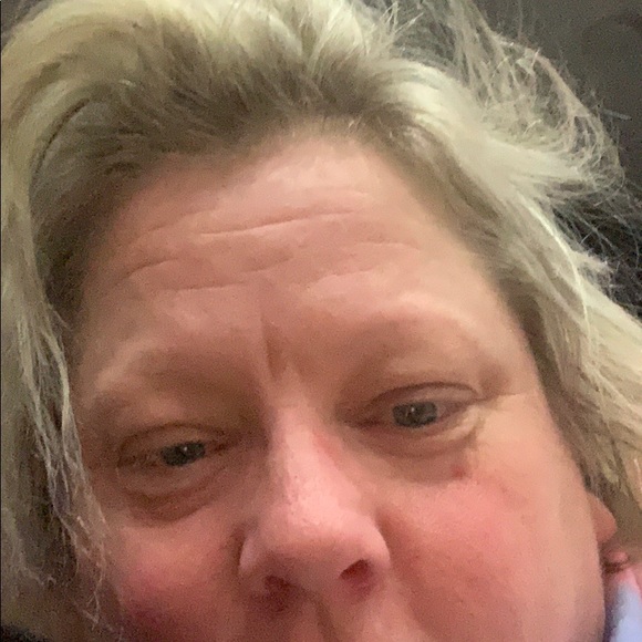 Profile Picture of Janna Sharp (@sharpjanna71) on Poshmark