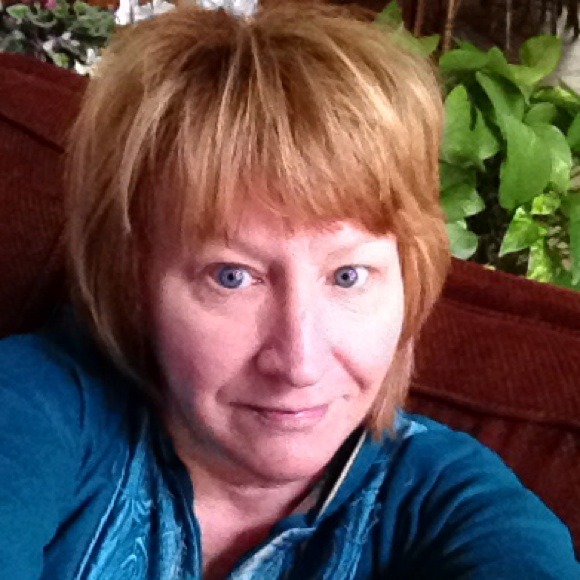 Profile Picture of Dawn Deville (@closet7case) on Poshmark