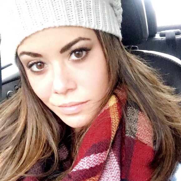 Profile Picture of Kara Blaskovitz (@karablasko) on Poshmark