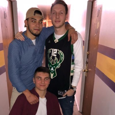 Profile Picture of Sean Olsen (@SeanOlsenn) on Twitter