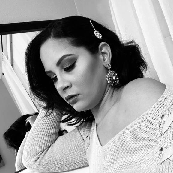 Profile Picture of Andrea Plasencia (@zumadelic) on Poshmark