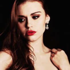 Profile Picture of Katheryn Wright (@KatyWright_) on Twitter