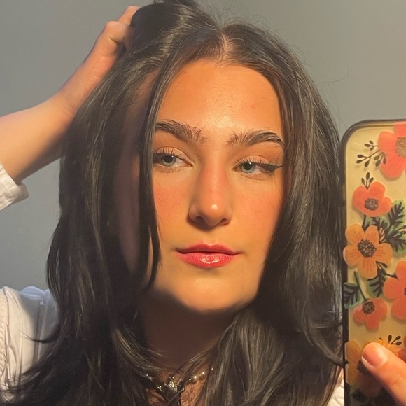 Profile Picture of Chelsea Heintzman (@c_heintzman) on Poshmark
