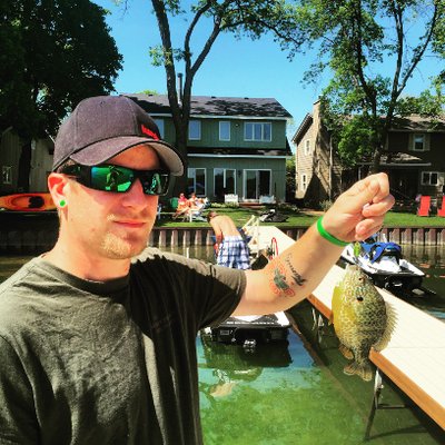 Profile Picture of Mike Crandell Jr (@KnifeNerd5) on Twitter