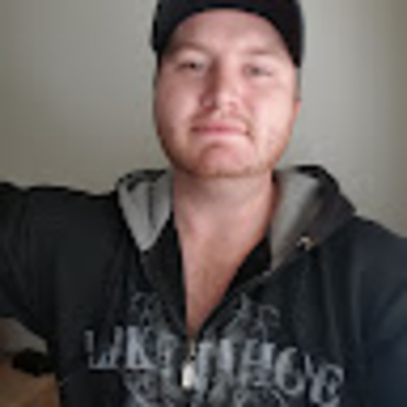 Profile Picture of James Havard (@jmeshvrd) on Poshmark