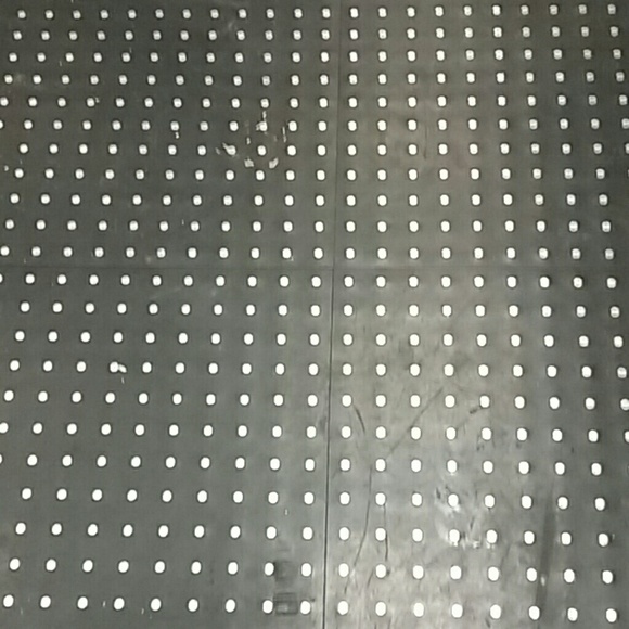 Profile Picture of David Sariwati (@elmhurstgrand) on Poshmark