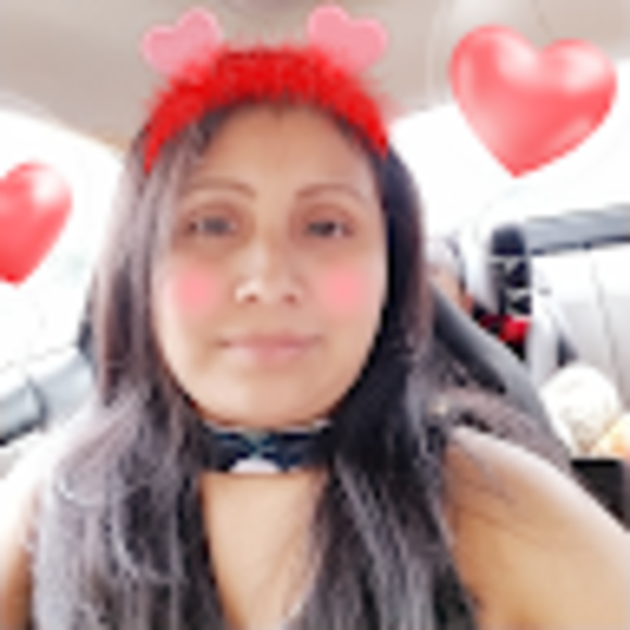 Profile Picture of Olivia Mateo (@oliviamateo674) on Poshmark