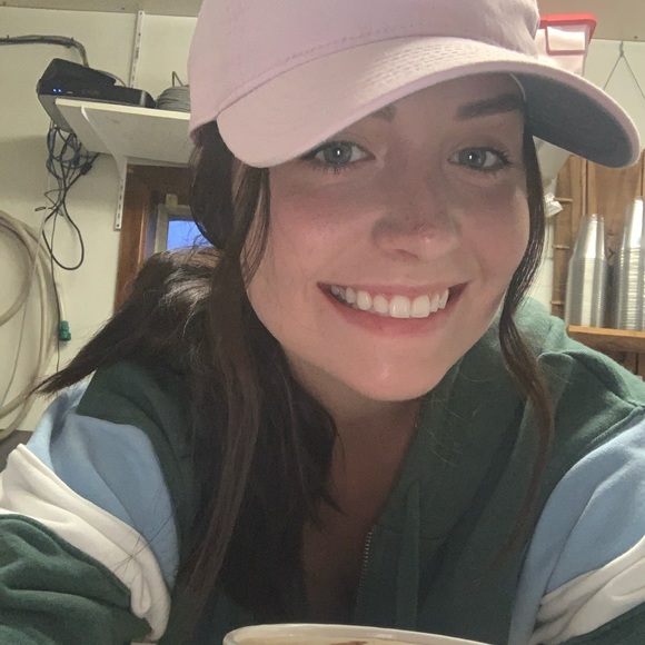 Profile Picture of Maya Wolf (@maaayawolf) on Poshmark