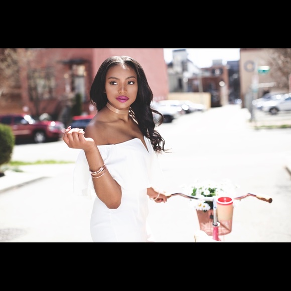 Profile Picture of Kiana Knolland (@kianaknolland) on Poshmark