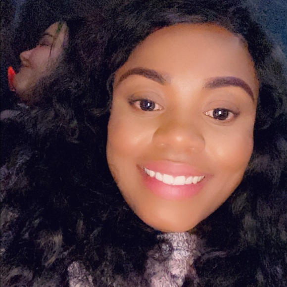 Profile Picture of Renee Forrester (@reeree876) on Poshmark