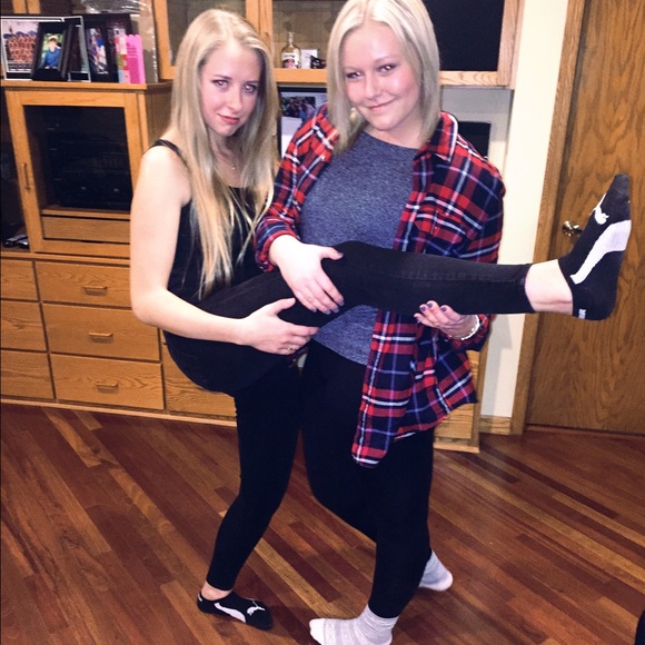 Profile Picture of Ally Jansons (@allyjansons) on Poshmark