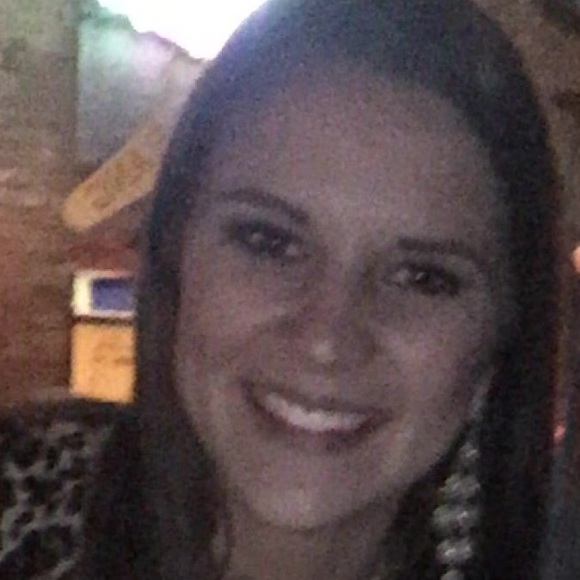 Profile Picture of Erika Donsbach (@erika_2011) on Poshmark