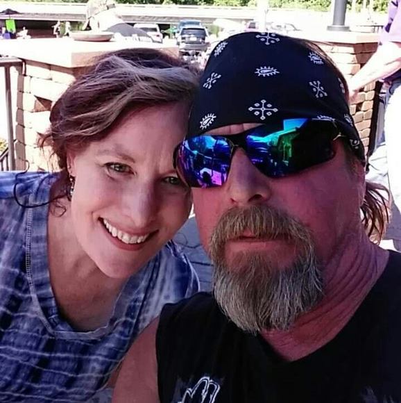 Profile Picture of Ron Fieldhouse (@ronfieldhouse) on Poshmark