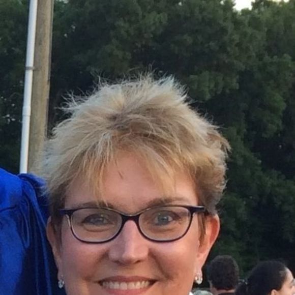 Profile Picture of Alice Anderson (@alice_anderson) on Poshmark