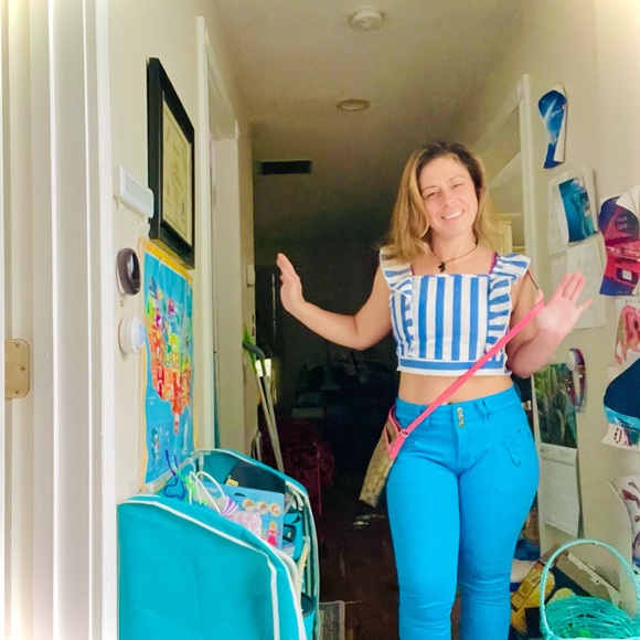 Profile Picture of Vicky Boyer (@vmail221) on Poshmark