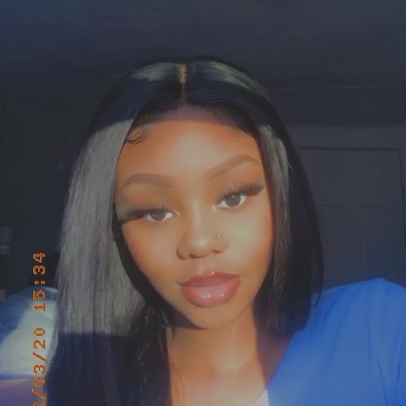 Profile Picture of Lashaunta Sanchious (@lashaubta) on Poshmark