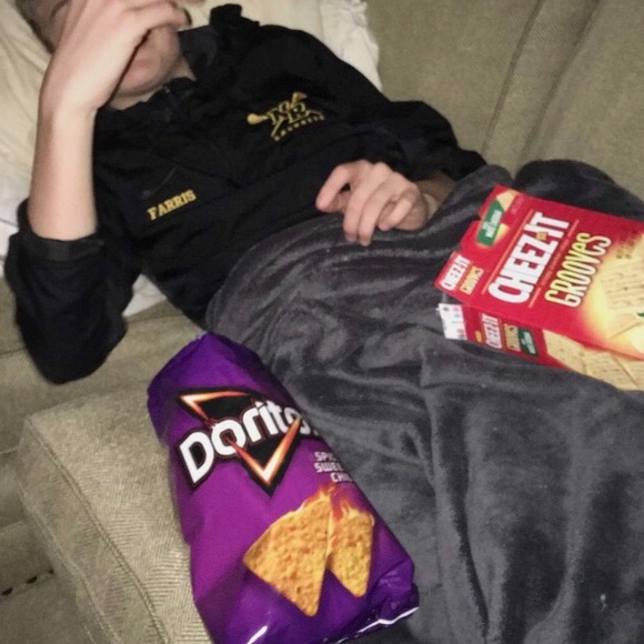 Profile Picture of Sam Farris (@mynigseth) on Poshmark