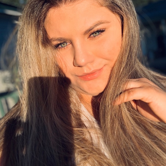 Profile Picture of Tristen Lafosse (@tristenelafosse) on Poshmark