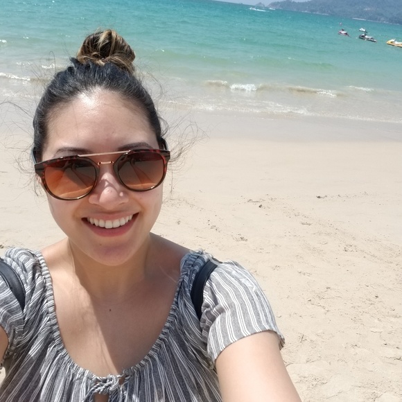 Profile Picture of Michelle Kwan (@michellekwan01) on Poshmark