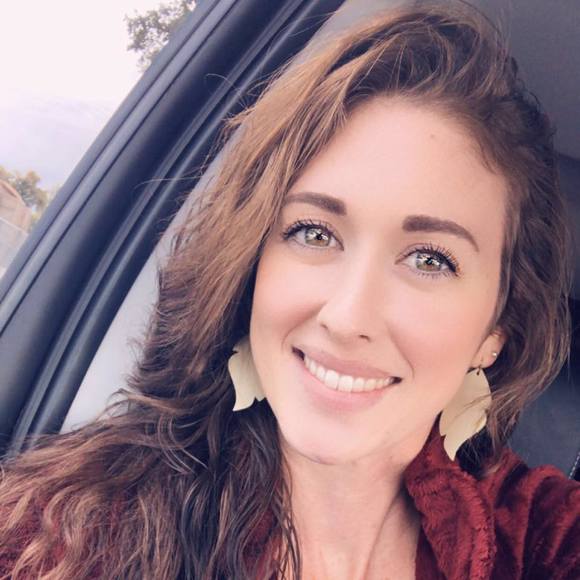 Profile Picture of Kelsea Bedrick (@fitekelsea) on Poshmark