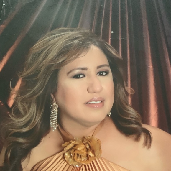 Profile Picture of Maria Aspeitia (@maria_aspeitia) on Poshmark