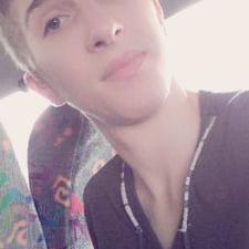 Profile Picture of Gal Algrablee (@TomBillRohm) on Twitter