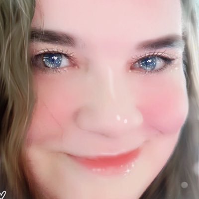 Profile Picture of Jenea (@jeneahayes) on Twitter