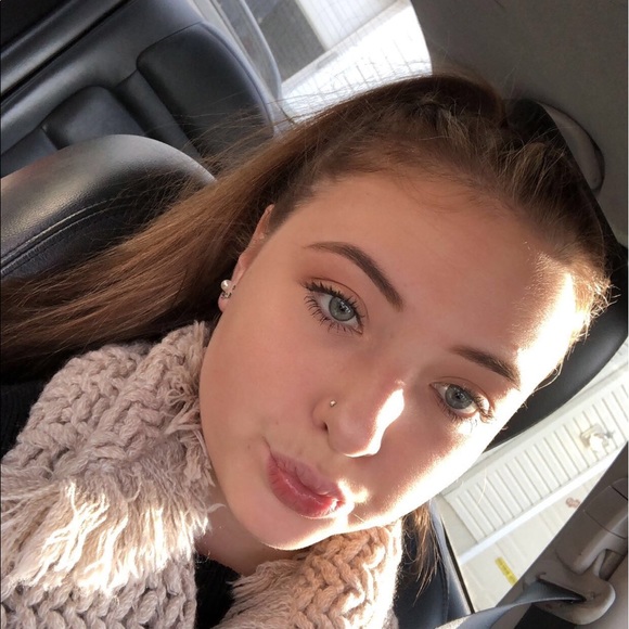 Profile Picture of Cameron Wunder (@camwunderr) on Poshmark