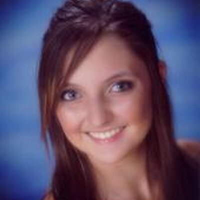 Profile Picture of Holly Storey (@HollysaurusRex) on Twitter