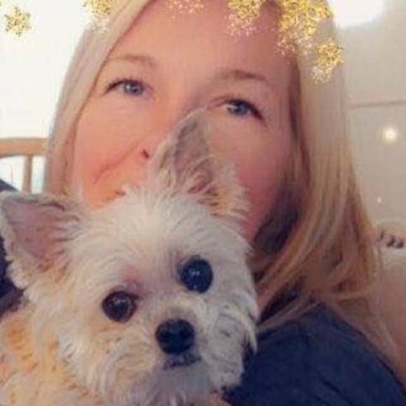 Profile Picture of Kim Contarino (@kcontarino) on Poshmark