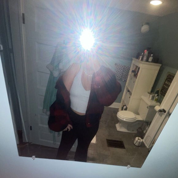 Profile Picture of Addi Bares (@addibares) on Poshmark