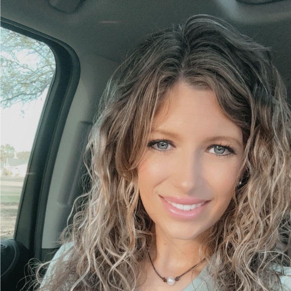 Profile Picture of Jodi Gaulding (@jag92) on Poshmark