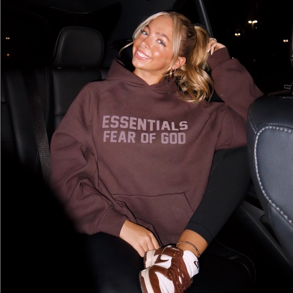 Profile Picture of Alexa Hayes (@aalexahayes) on Poshmark