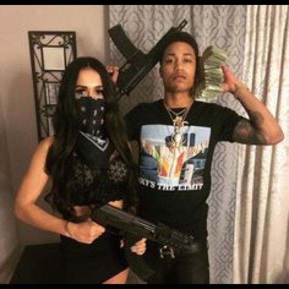 Profile Picture of Jonathan Morell (@jmoneyy215) on Poshmark