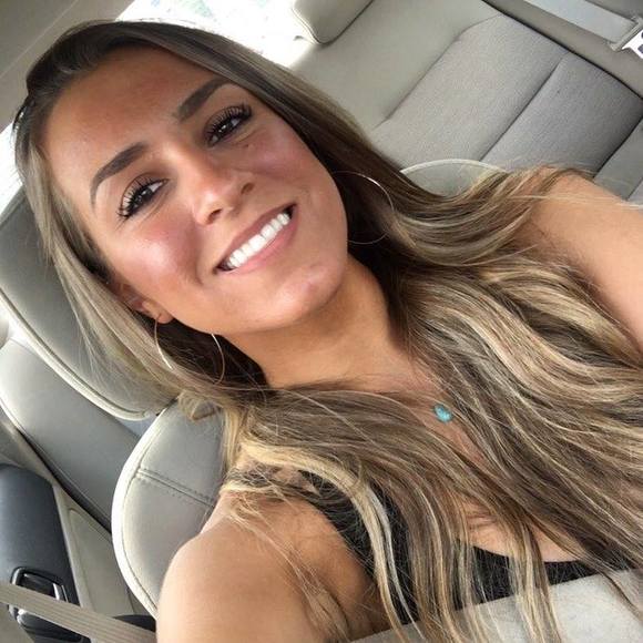 Profile Picture of Jenna Tomasko (@jennatomasko) on Poshmark