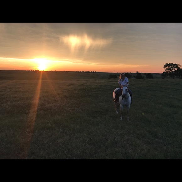 Profile Picture of Amy Howe (@belovedjoy) on Poshmark