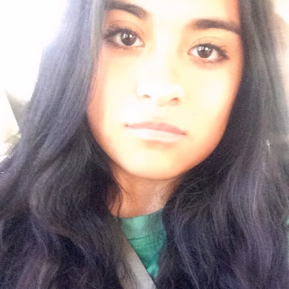 Profile Picture of Giselle Terrones (@giselle280) on Poshmark