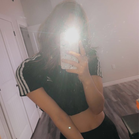 Profile Picture of Brittany Fracker (@b_fracker) on Poshmark