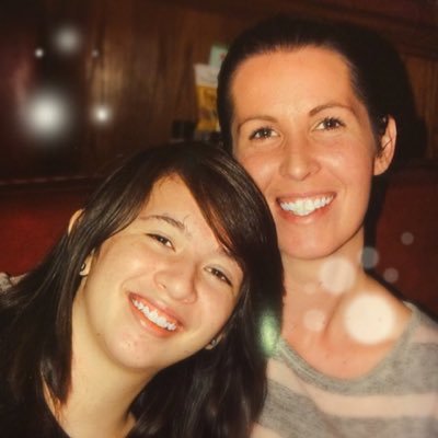 Profile Picture of Karen Hilton (@KarenRHilton) on Twitter