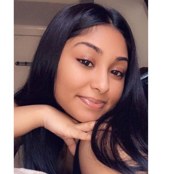 Profile Picture of Amy Singh (@jagessar123) on Poshmark