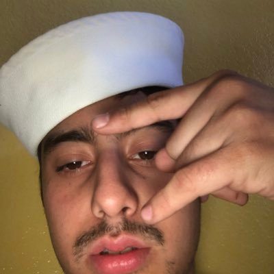 Profile Picture of Abraham (@Rob_less_A) on Twitter